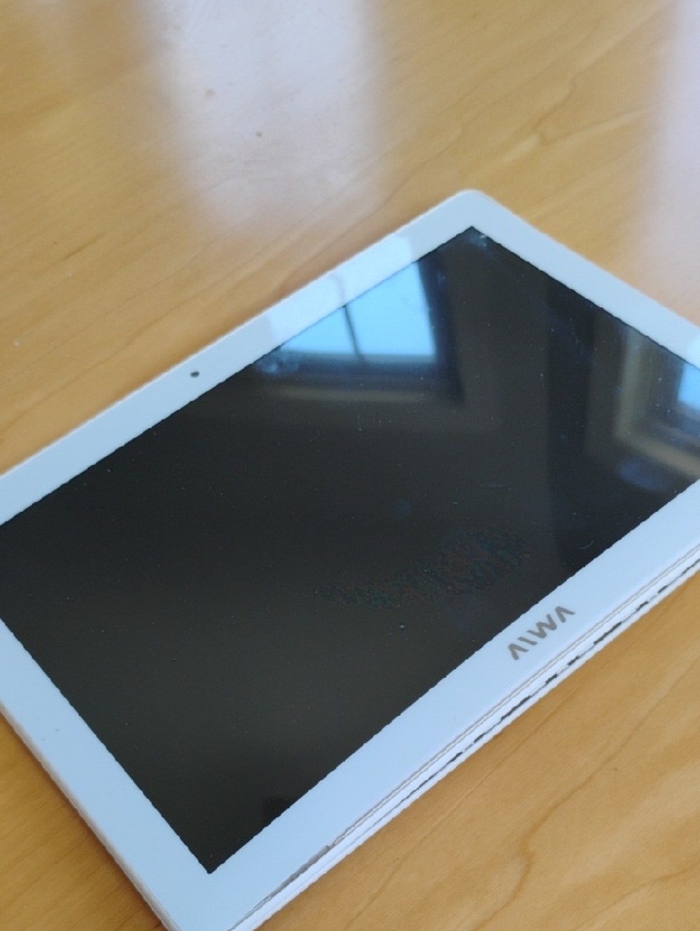 White Tablet - 7-10 inch Touchscreen Damaged